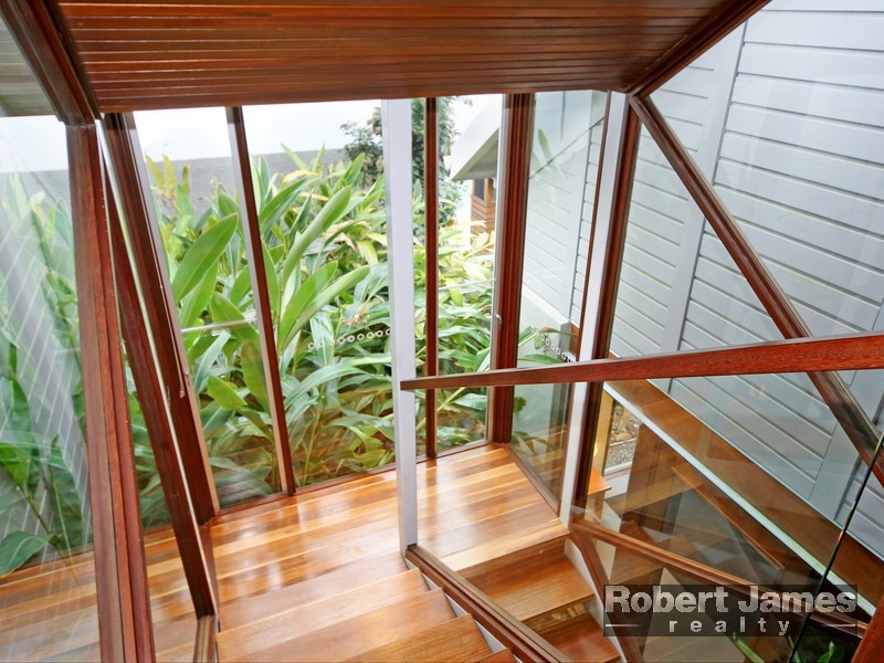 9 Wild Apple Court, Noosa Heads QLD 4567