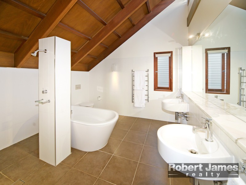 9 Wild Apple Court, Noosa Heads QLD 4567