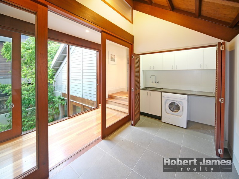9 Wild Apple Court, Noosa Heads QLD 4567