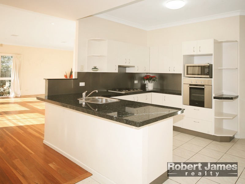 12 Freedom Place, Sunrise Beach QLD 4567