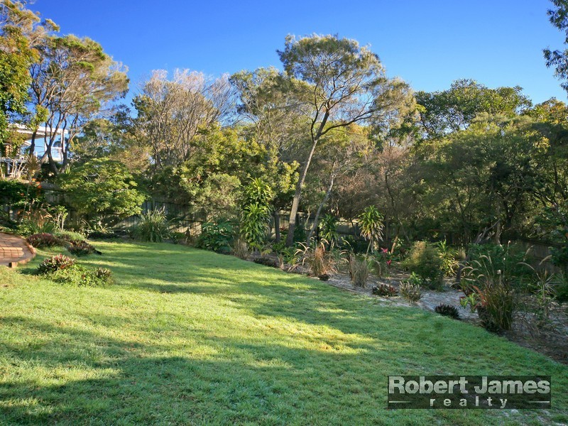 12 Freedom Place, Sunrise Beach QLD 4567