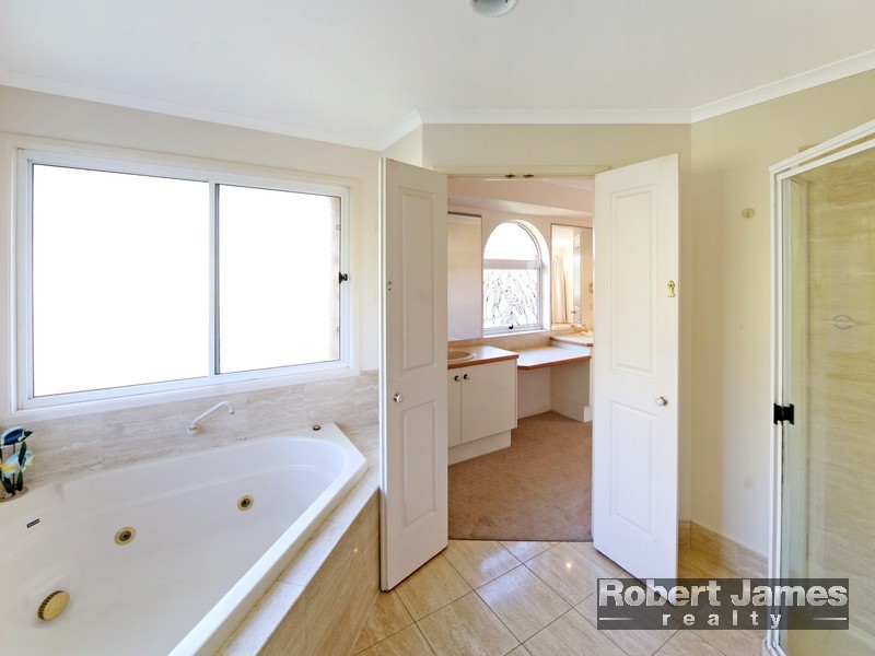 12 Freedom Place, Sunrise Beach QLD 4567