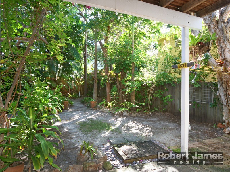 2/23 Hill Street, Sunshine Beach QLD 4567
