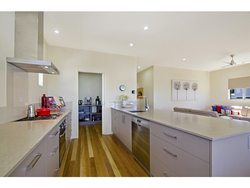 12 Hendry Street, Tewantin QLD 4565