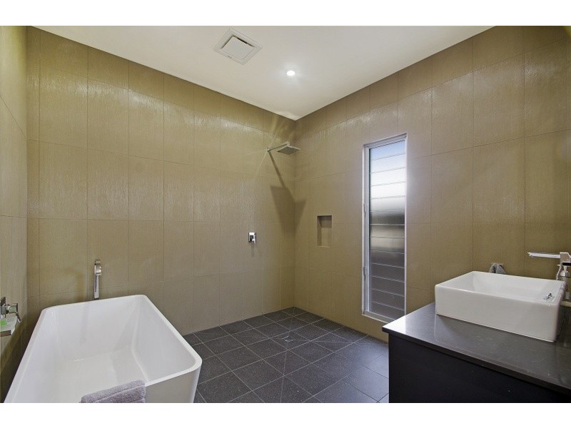 12 Hendry Street, Tewantin QLD 4565