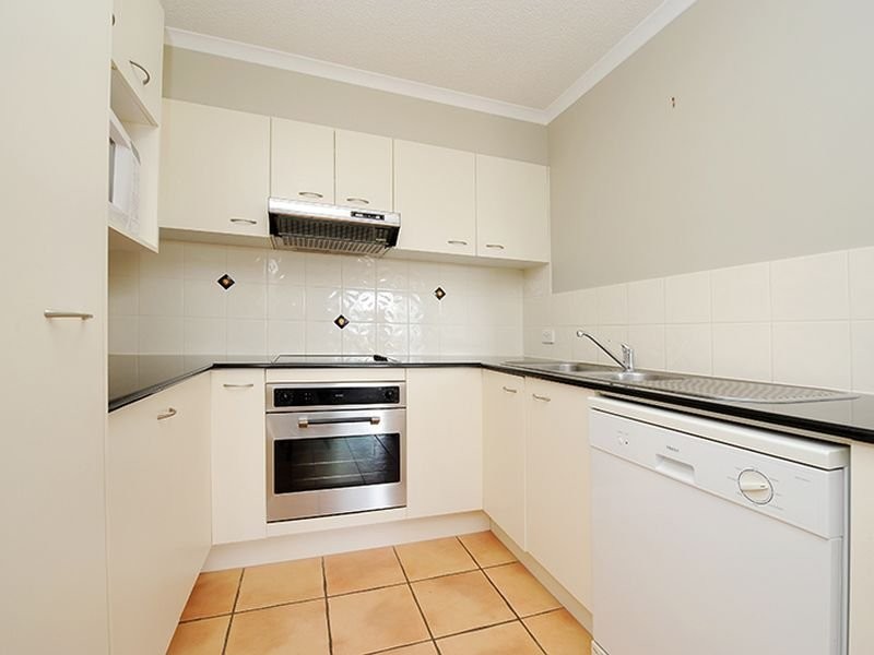 4/6 Mari Street, Alexandra Headland QLD 4572