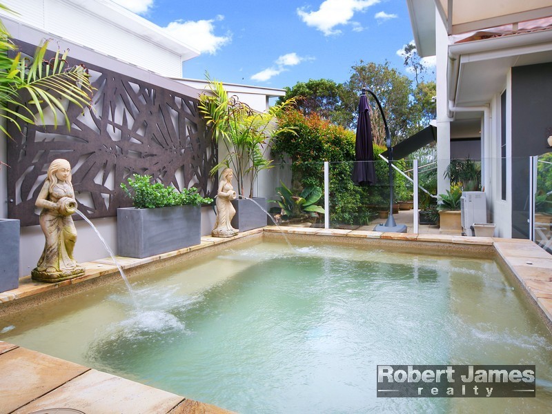 8 Greenside Court, Peregian Springs QLD 4573