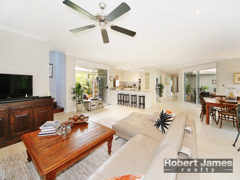 8 Greenside Court, Peregian Springs QLD 4573