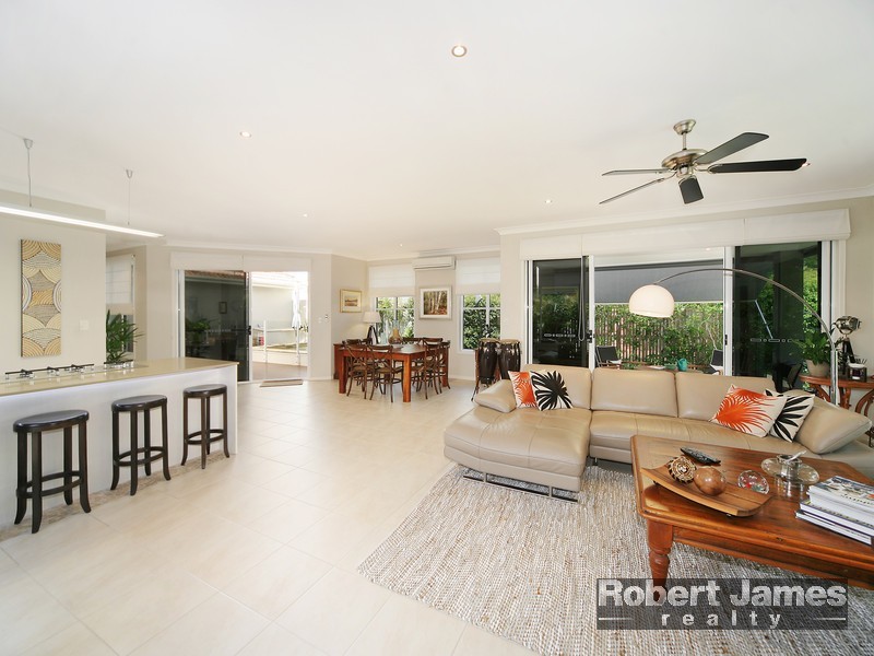 8 Greenside Court, Peregian Springs QLD 4573