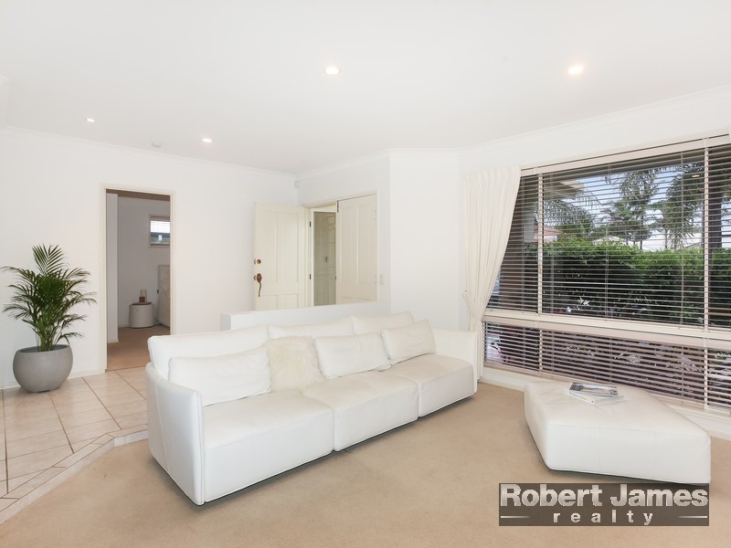 9 Sternlight Street, Noosa Waters QLD 4566