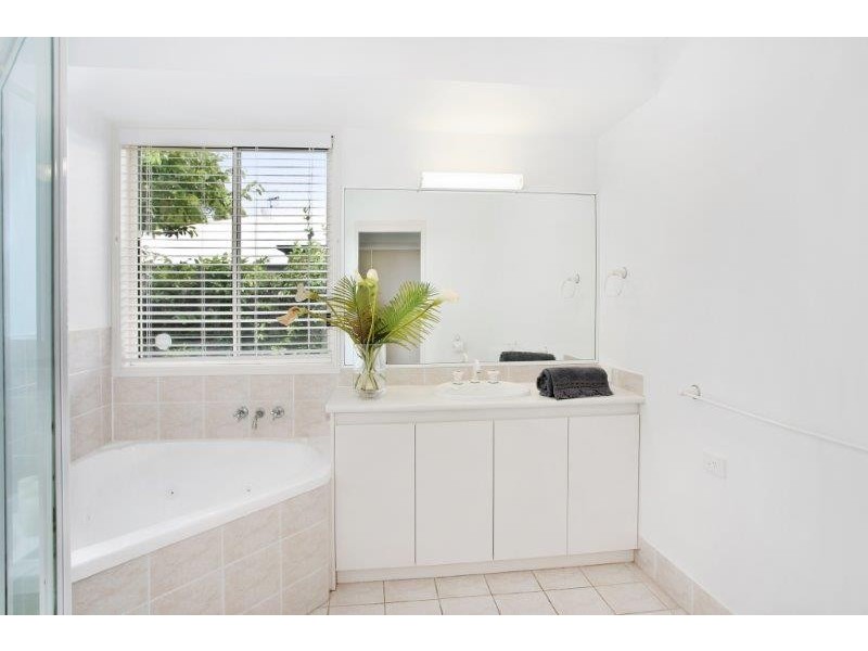 9 Sternlight Street, Noosa Waters QLD 4566