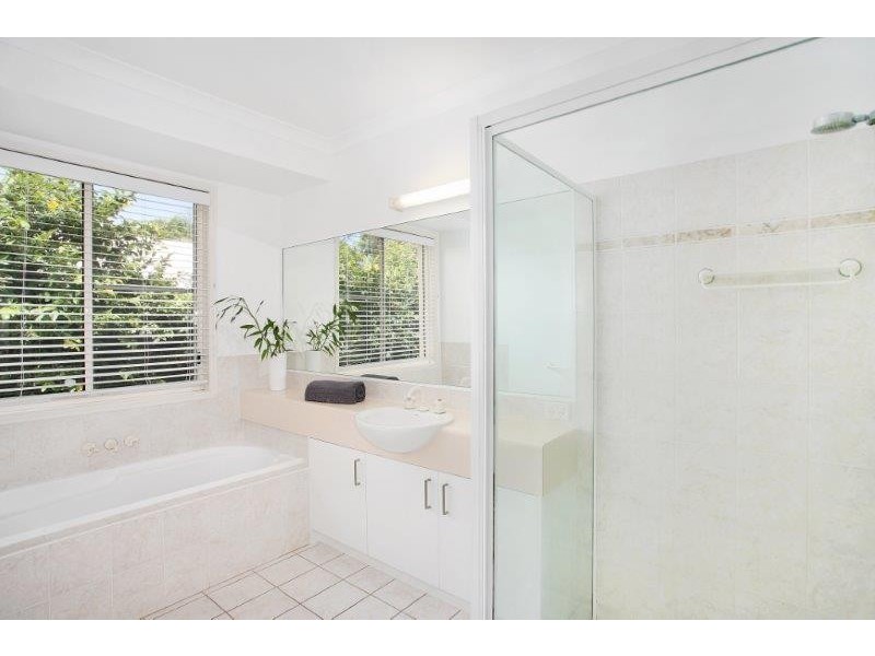 9 Sternlight Street, Noosa Waters QLD 4566