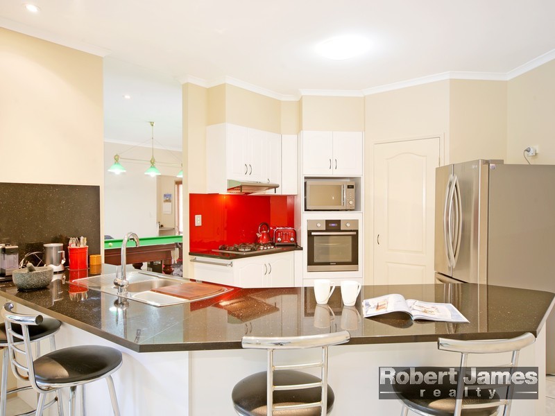 10 Craigslea Court, Cooroibah QLD 4565
