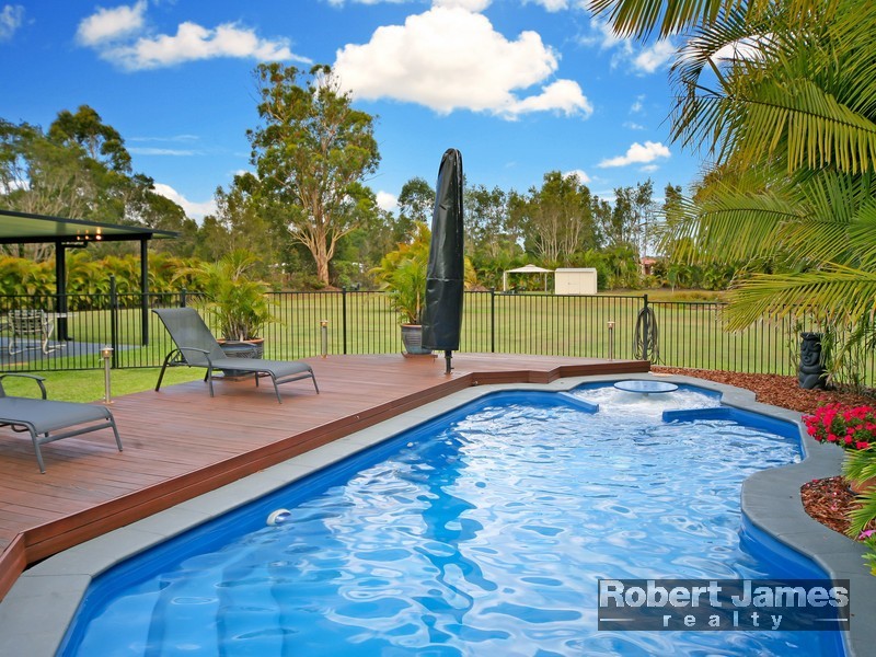 10 Craigslea Court, Cooroibah QLD 4565