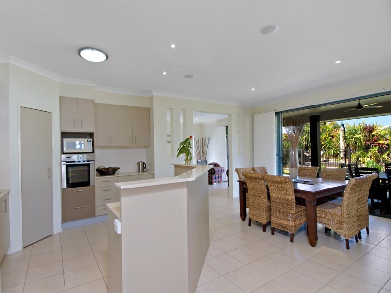8 Shoal Court, Peregian Springs QLD 4573
