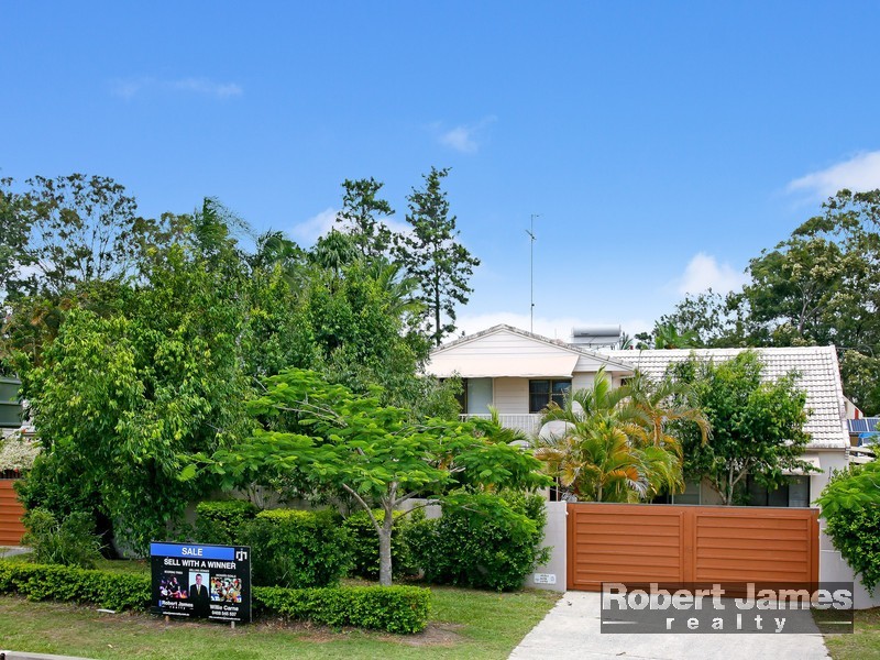 11 Poinciana Avenue, Tewantin QLD 4565