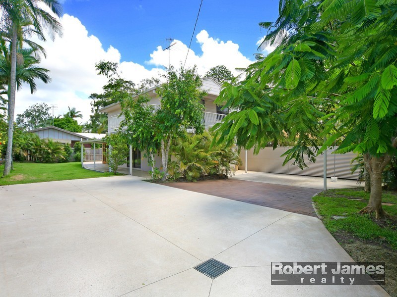 11 Poinciana Avenue, Tewantin QLD 4565