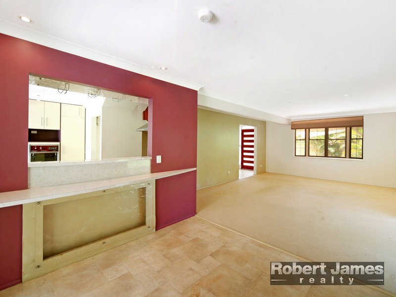 11 Poinciana Avenue, Tewantin QLD 4565