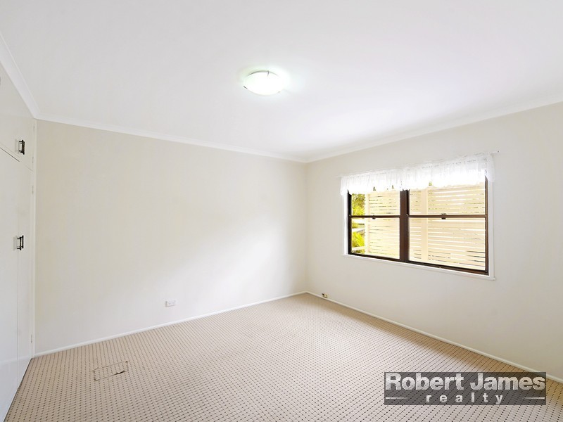 11 Poinciana Avenue, Tewantin QLD 4565