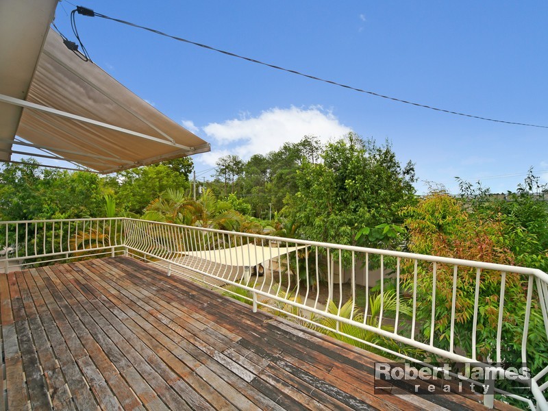 11 Poinciana Avenue, Tewantin QLD 4565