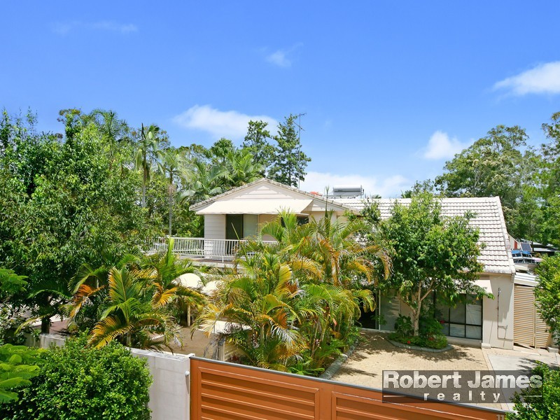 11 Poinciana Avenue, Tewantin QLD 4565