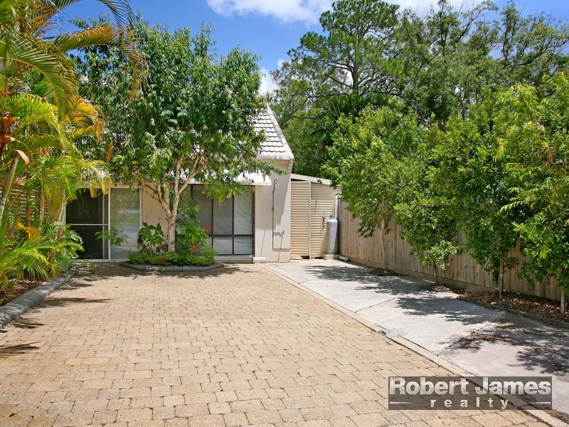 11 Poinciana Avenue, Tewantin QLD 4565