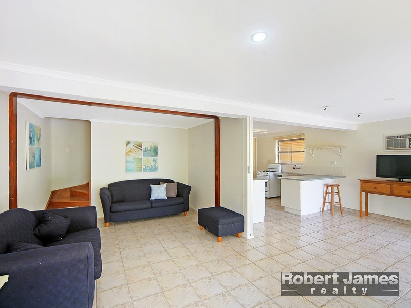 11 Poinciana Avenue, Tewantin QLD 4565