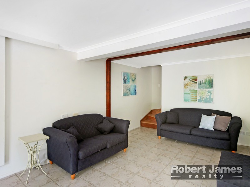 11 Poinciana Avenue, Tewantin QLD 4565