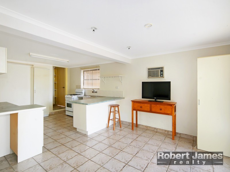 11 Poinciana Avenue, Tewantin QLD 4565