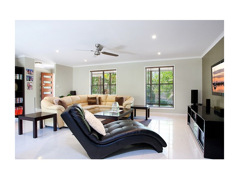 9 Victory Crescent, Sunrise Beach QLD 4567