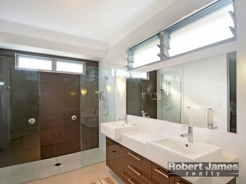 14 Attenuatta Place, Noosaville QLD 4566