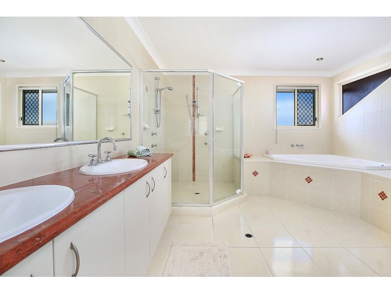 5 Ironhurst Pl, Peregian Springs QLD 4573