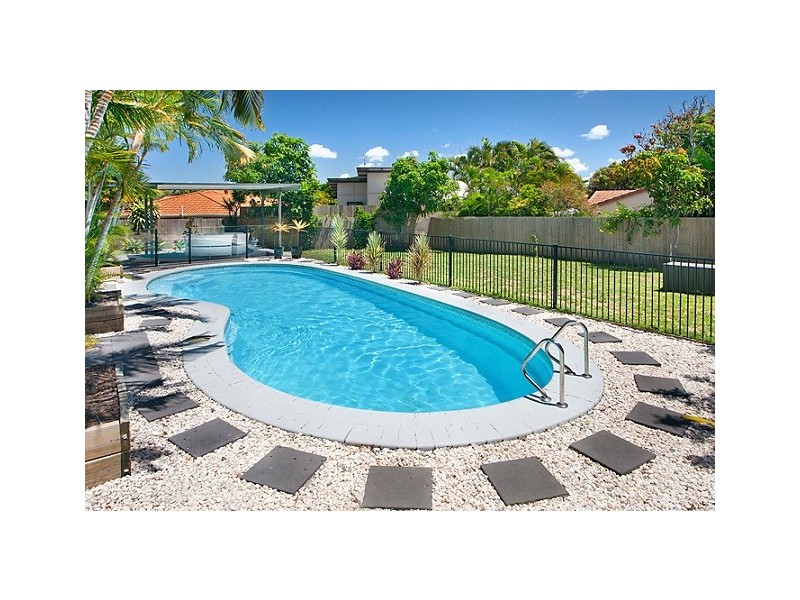 21 Wavecrest Drive, Castaways Beach QLD 4567