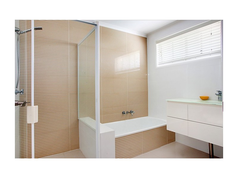 21 Wavecrest Drive, Castaways Beach QLD 4567