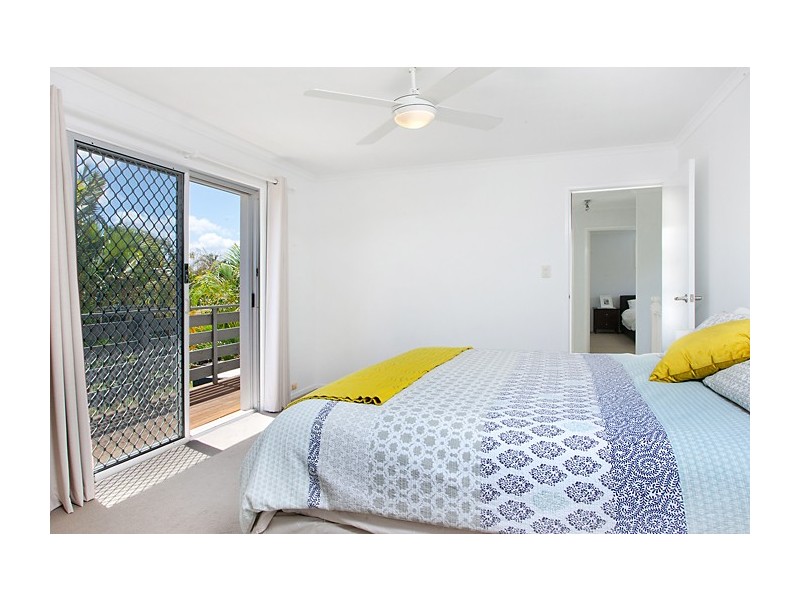 21 Wavecrest Drive, Castaways Beach QLD 4567