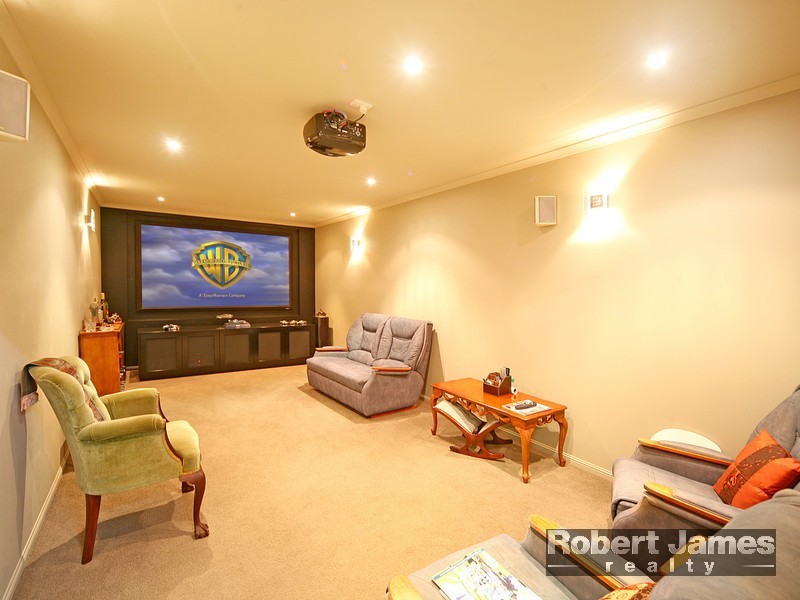 14 Bond Court, Doonan QLD 4562