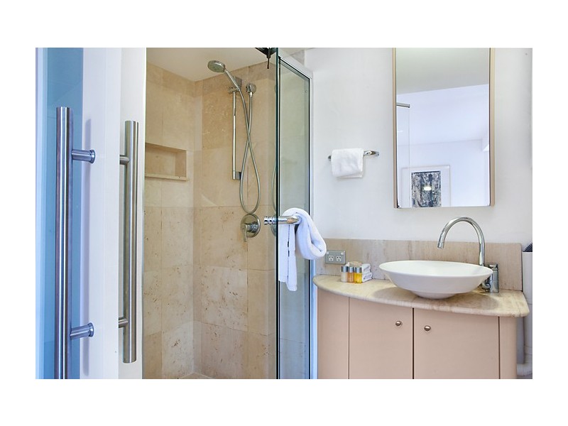 318/16 Noosa Drive, Noosa Heads QLD 4567