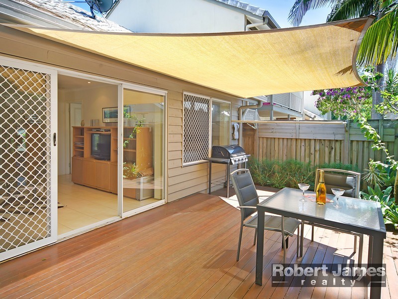 1/48 Poinciana Avenue, Tewantin QLD 4565