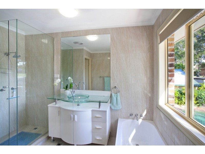 44 Seacove Court, Noosa Waters QLD 4566