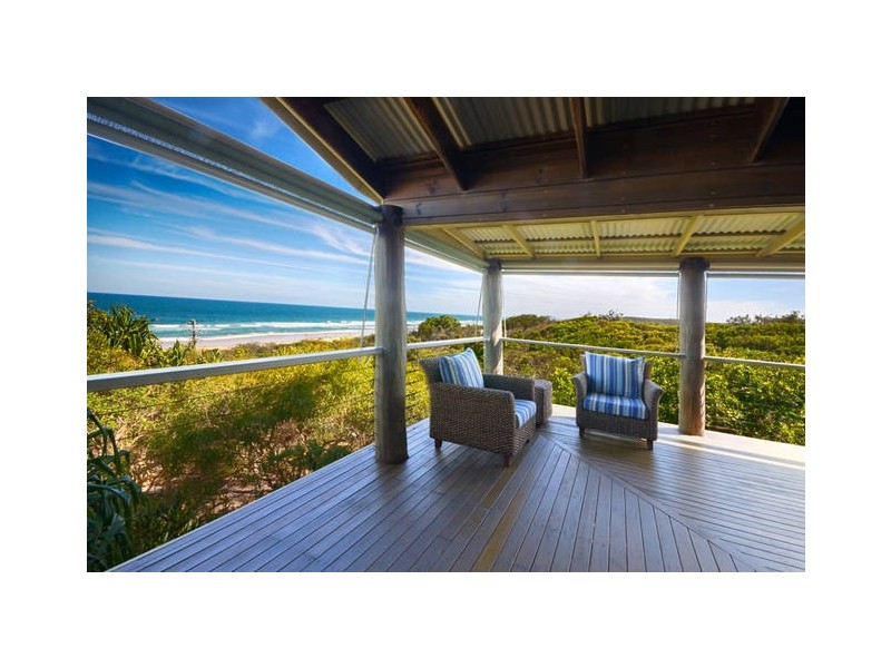 14 Crusoe Court, Castaways Beach QLD 4567