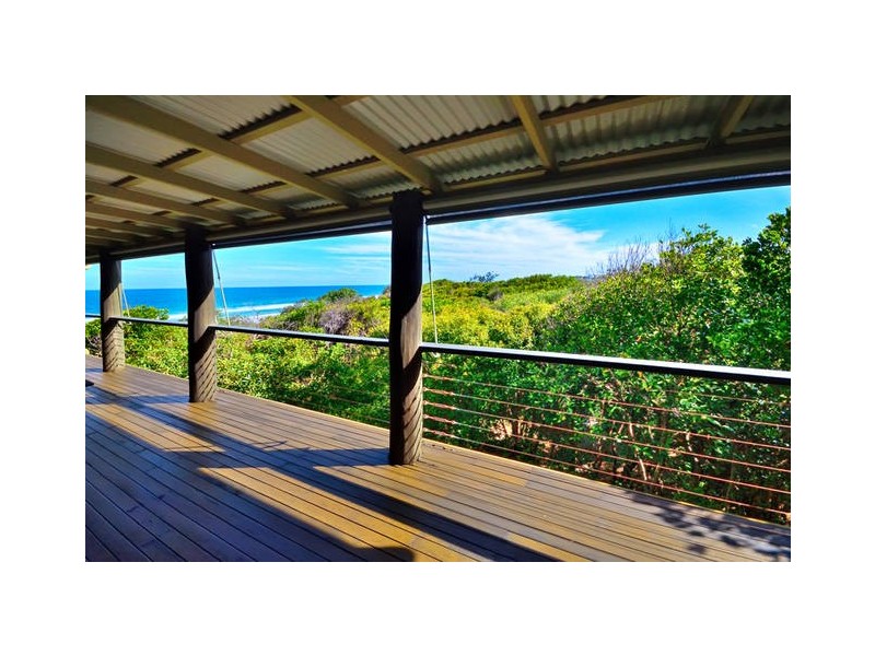 14 Crusoe Court, Castaways Beach QLD 4567