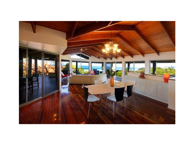 14 Crusoe Court, Castaways Beach QLD 4567