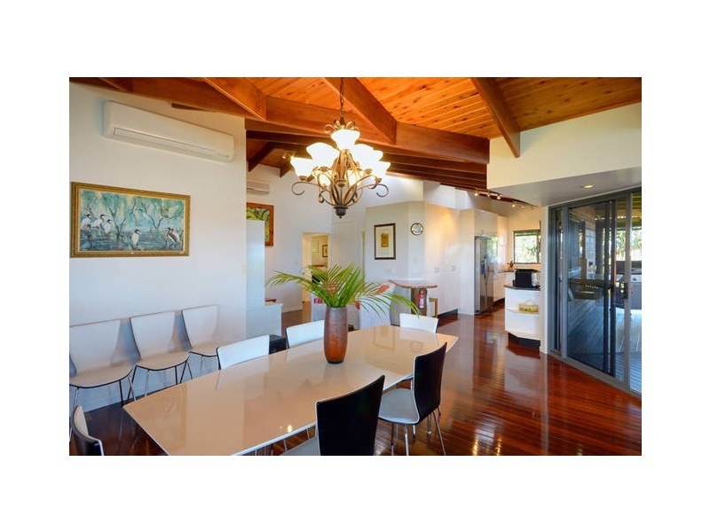 14 Crusoe Court, Castaways Beach QLD 4567