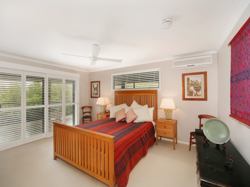 14 Crusoe Court, Castaways Beach QLD 4567