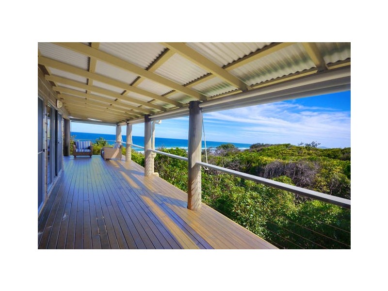 14 Crusoe Court, Castaways Beach QLD 4567