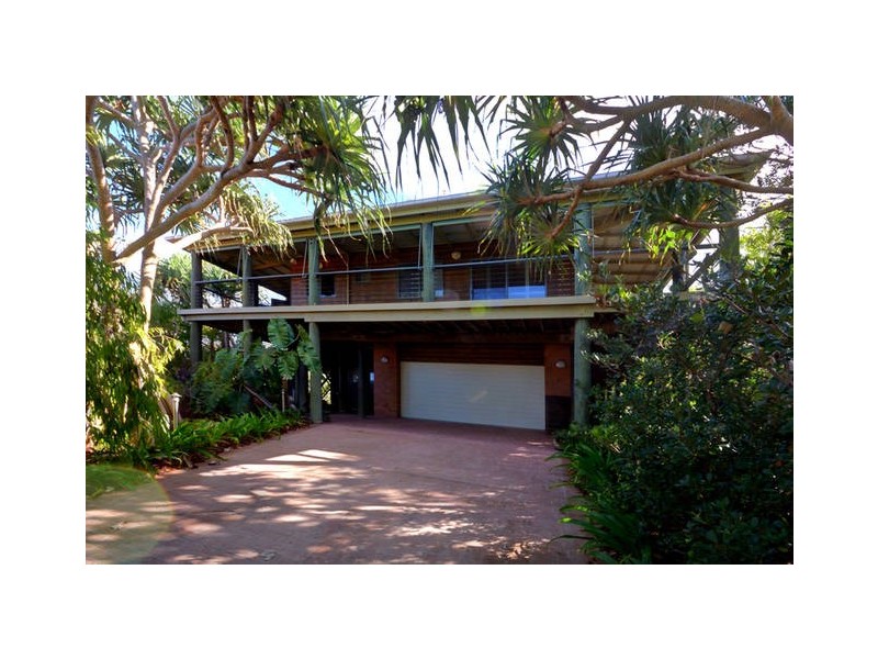 14 Crusoe Court, Castaways Beach QLD 4567