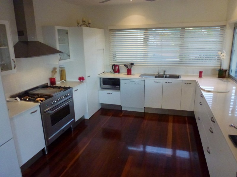 2 Seafarer Court, Castaways Beach QLD 4567