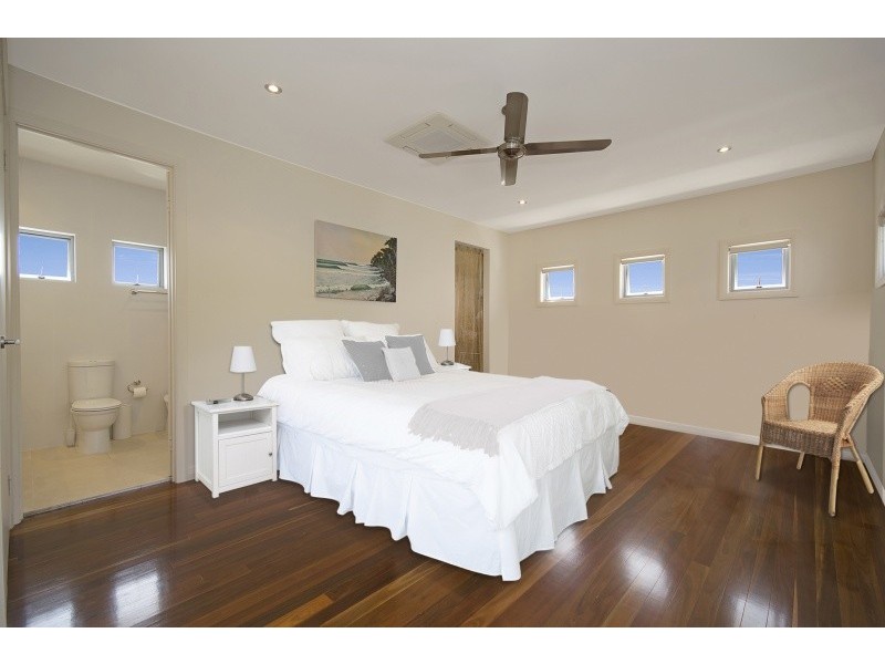 2 Seafarer Court, Castaways Beach QLD 4567