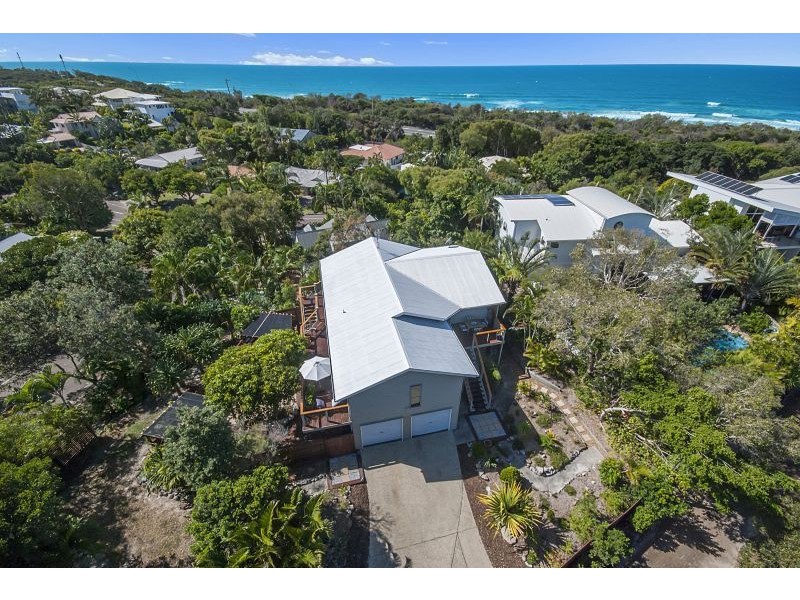 3 Coconut Grove, Castaways Beach QLD 4567