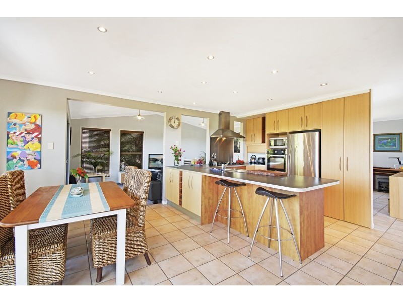 3 Coconut Grove, Castaways Beach QLD 4567